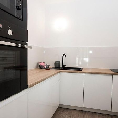 Lesna Dreams Apartament โปเบียโรโว ภายนอก รูปภาพ