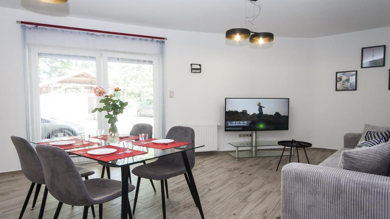 Lesna Dreams Apartament โปเบียโรโว ภายนอก รูปภาพ