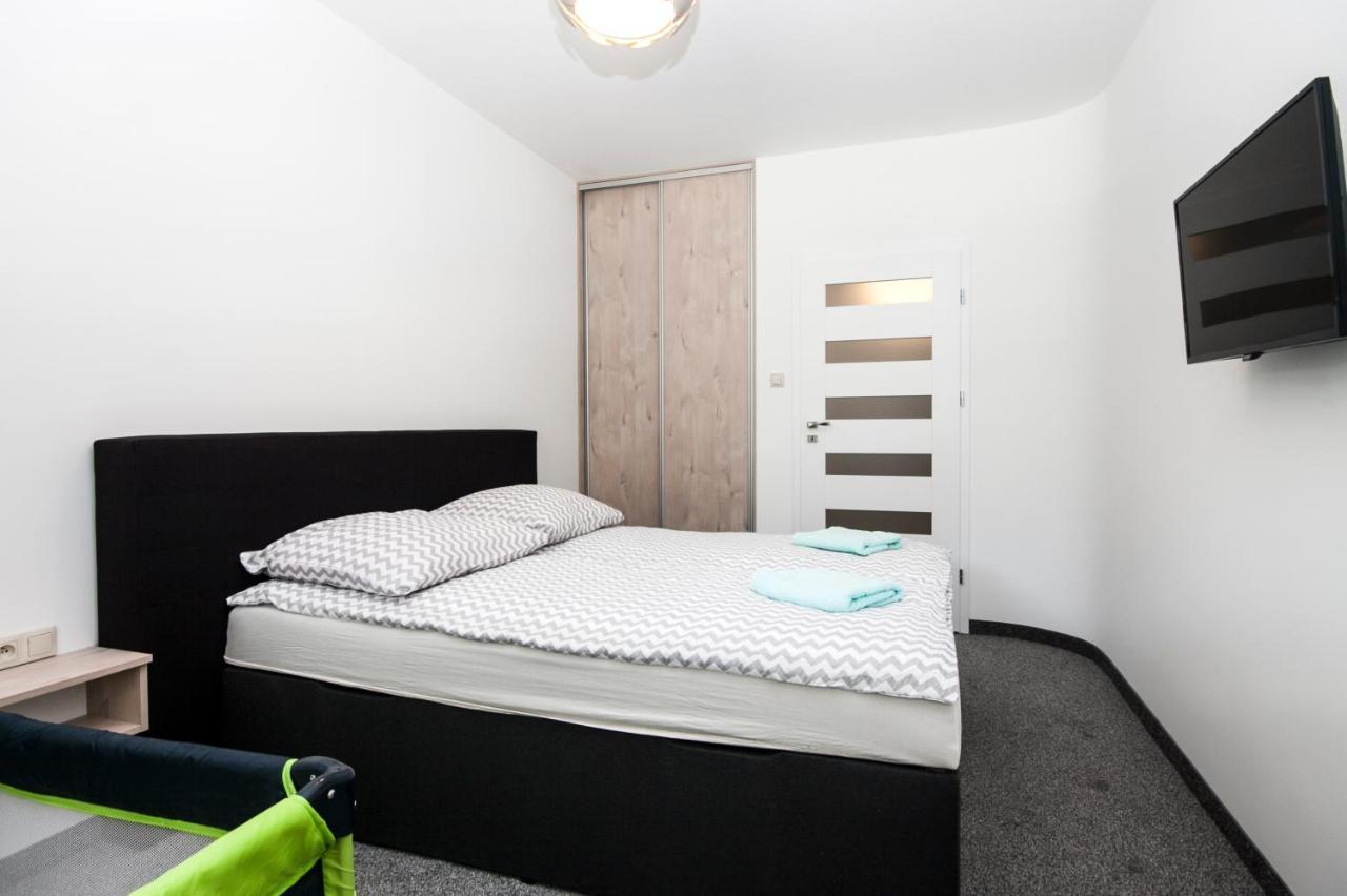 Lesna Dreams Apartament โปเบียโรโว ภายนอก รูปภาพ