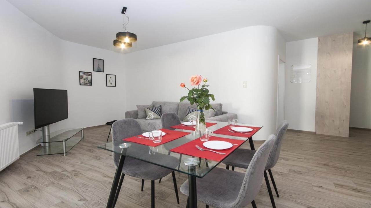 Lesna Dreams Apartament โปเบียโรโว ภายนอก รูปภาพ